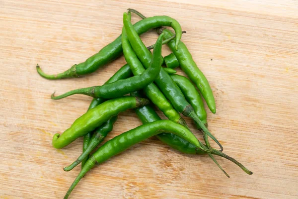 Green Chili Pepper Isolated Wooden Background — Stock Photo, Image