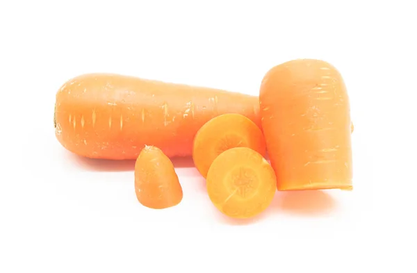 Selektiver Fokus Carrot Slice Isoliert Auf Weißem Hintergrund Clipping Pfad — Stockfoto