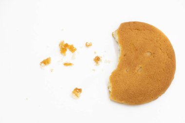 Üst görünüm, beyaz arkaplanda izole bisküvi