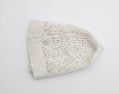 İslami başörtüsü ya da kafatası şapkası genellikle Müslüman erkekler tarafından takılır.