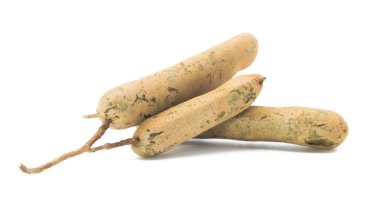 Çiğ demirhindi beyaz arkaplanda izole edildi