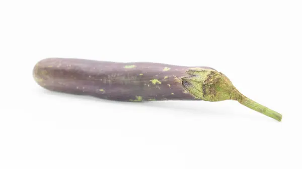 Beyaz Arka Plan Üzerinde Izole Tek Patlıcan — Stok fotoğraf