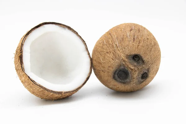 Whole Half Coconut Slices Isolated White Background — Zdjęcie stockowe