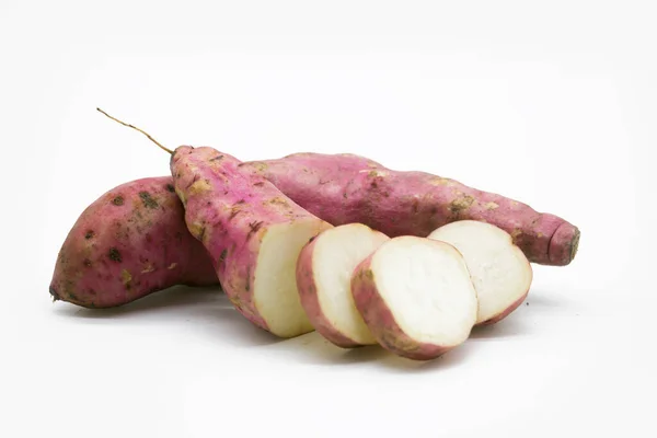 Sweet Potatoes White Background Slices Red Potatoes Foods Rich Carbohydrates — 图库照片