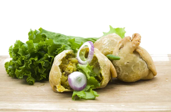 Singara Curry Puff Potato Vegetable Stuffing Isolated White Background — Stock fotografie