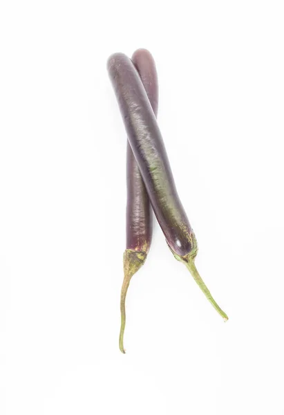 Beyaz Arka Plan Üzerinde Izole Uzun Patlıcan — Stok fotoğraf
