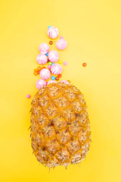 Colorful Candy Pineapple Isolated Background — Zdjęcie stockowe