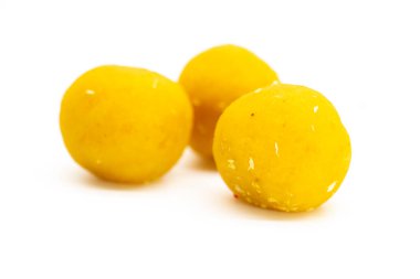 Tatlı Motichoor laddoo Bundi Laddu ya da Motichur Laddoo olarak da bilinir.