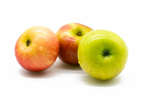 Verschiedene Farbe Apfel Isolieren Auf Weißem Hintergrund — Stockfoto