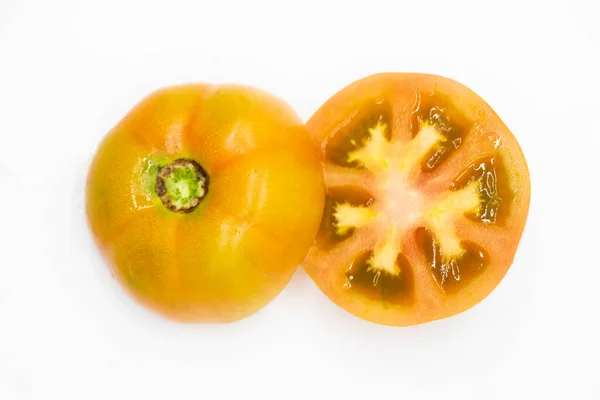 Fatias Tomates Isoladas Fundo Branco Vista Superior — Fotografia de Stock