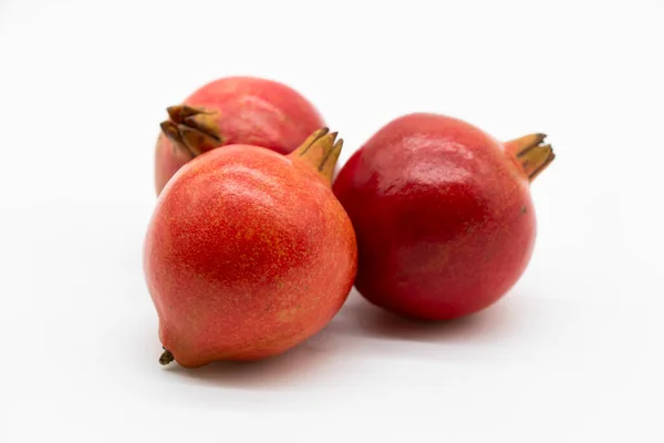 Celé Granátové Jablko Izolované Bílém Pozadí — Stock fotografie