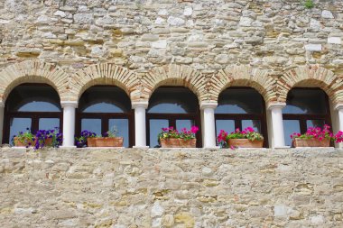  Termoli - Molise - Pencerelerin mimari ayrıntıları