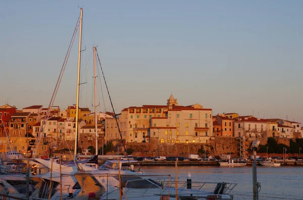 Termoli Molise Luz Del Amanecer Ilumina Las Casas Del Antiguo —  Fotos de Stock