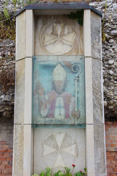 Termoli - Molise - San Basso tablosunun bulunduğu kutsal emanet odası, Adriyatik kasabasının antik köyün eteklerindeki koruyucu aziz.