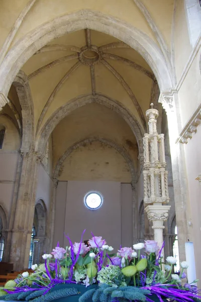 Manoppello Abruzzo Abbey Santa Maria Arabona 教堂内部 — 图库照片
