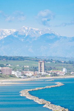 The north coast of the Termolese coast, on clear days you can see the Majella mountains contrasting with the sea