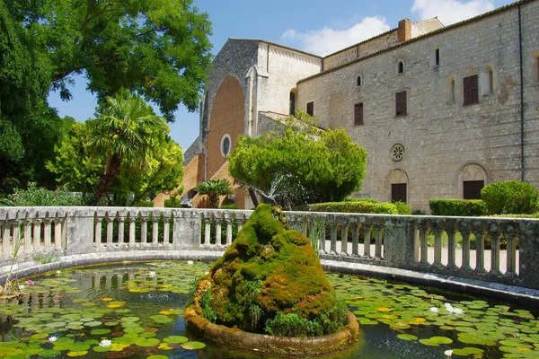 Fuente Circular Jardín Abadía Santa Maria Arabona Manoppello Abruzos — Foto de Stock