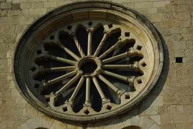 Manoppello - Abruzzo - Santa Maria d 'Arabona manastırının çeşitli dış gül pencereleri