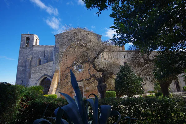 Santa Maria Arabona, 1902 yılında Pescara ilinin Manoppello ilçesine bağlı bir manastır.