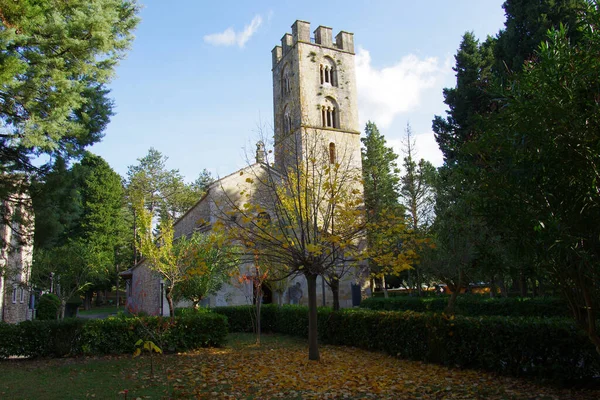 Roccavivara - Molise : Facade of the Sanctuary of the Madonna del Canneto, is located in Molise in the province of Campobasso