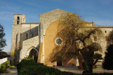 Santa Maria Arabona, 1902 yılında Pescara ilinin Manoppello ilçesine bağlı bir manastır.