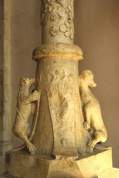 Manoppello Opatství Santa Maria Arabona Detail Zvířat Paty Svícnu Symbolizují — Stock fotografie