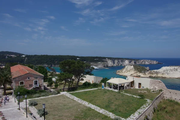 Tremiti Adalarının takımadaları - San Nicola Adası - Puglia - İtalya