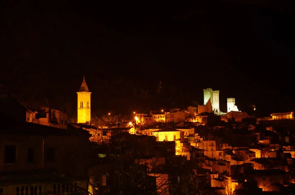 Pacentro Abruzzo Itálie Noční Pohled Vesničku Můžete Vidět Vysoké Věže — Stock fotografie