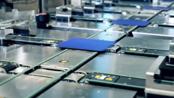Robotized transporter is distributing new solar cells — Vídeo de Stock