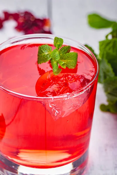 Gelée Avec Hibiscus Portion Verre Sur Fond Bois Gros Plan — Photo