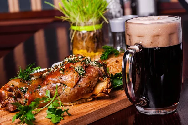 German Style Roasted Pork Hock Knuckle Shank Beer Wooden Cutting — Stock Photo, Image