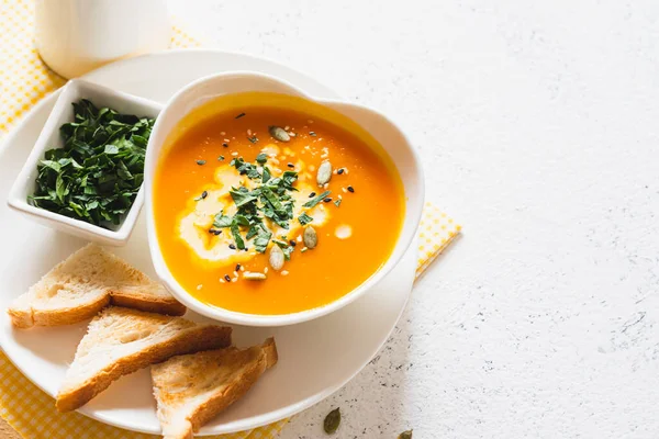 Vegetarian Autumn Pumpkin Carrot Soup Cream Seeds Comfort Food Fall — Stock Photo, Image