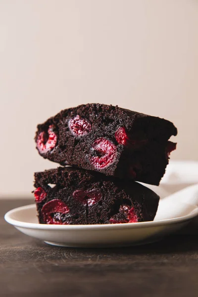 Brownie Con Cereza Una Pila Brownies Chocolate Panadería Casera Postre — Foto de Stock