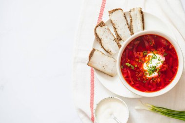 Ukrayna ulusal yemek borsch 'u, pancar çorbası, Unesco listesine eklendi. Ekşi kremalı pancar çorbası. Maydanozlu pancar çorbası..