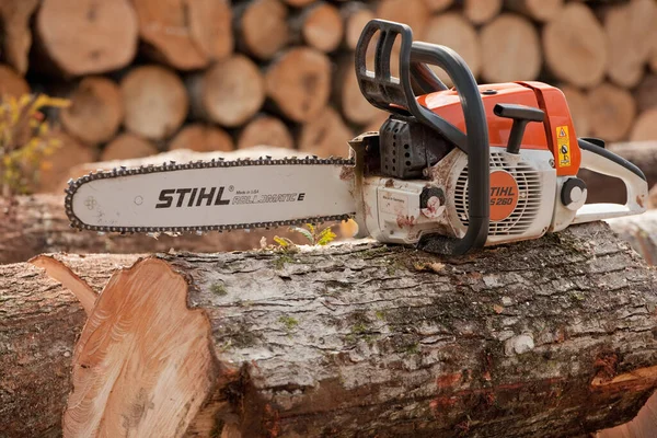 Hoş Vadisi, Kanada - Ekim 1, 2009: Stihl bir Alman Zincirli Ağaç kesme testereleri ve diğer Akım agregası üreticisidir. Testere dünyanın en çok satan marka olduklarını.