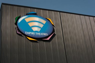 Truro, Kanada - Şubat, 2014: Empire Theatres işareti. Empire Theatres, bir sinema zinciri, 2013 yılında cineplex ve Landmark Sinemalar için en yerleri satacağını duyurdu.