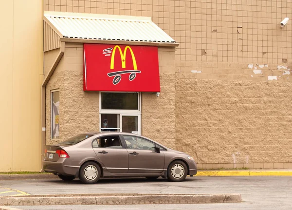 Truro Canada June 2020 Mcdonald Drive Thru 麦当劳是美国的一家快餐公司 是世界上收入最高的连锁餐厅 — 图库照片