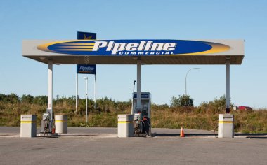 Stewiacke, Kanada - 28 Eylül 2015: Boru Hattı Ticari yakıt ikmal istasyonu. Pipeline Commercial Ultramar'a aittir ve Doğu Kanada'da seksenden fazla konuma sahiptir.