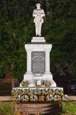 Truro, Kanada - 08 Ekim 2015: Truro, Nova Scotia 'da savaş anıtı.