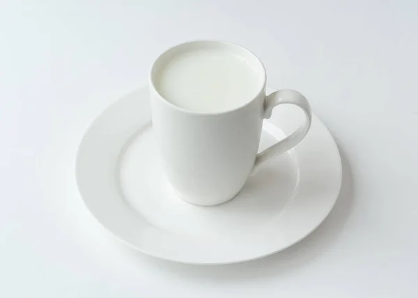 Чашка Свіжого Молока Поверхні Білої Кухні — стокове фото