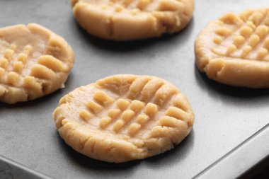 Fıstık ezmeli kurabiye hamuru pişirmeye hazırım.