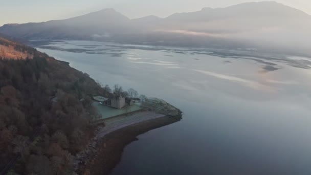 Wonderful Scenery Dunderave Castle Scotland Calm Sea Glorious Trees Beautiful — Stockvideo