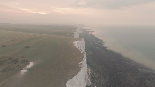 Zeven Zusterkliffen Bij Zonsondergang South Downs National Park Engeland Luchtdrone — Stockvideo