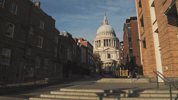 London Landmark Pauls Cathedral Covid Coronavirus Lockdown Quiet Empty Roads — Stock video