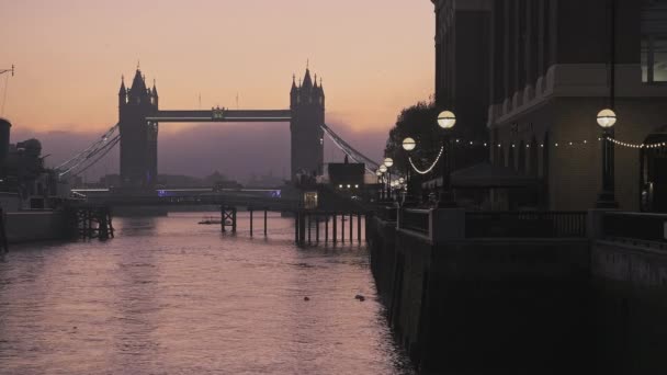 Tower Bridge Hms Belfast London Beautiful Colourful Sunrise Orange Sky — Stockvideo