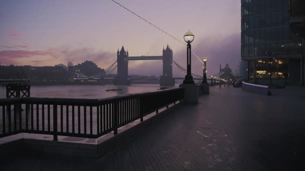 Tower Bridge London Deserted Quiet Empty Streets Day One Coronavirus — 图库视频影像