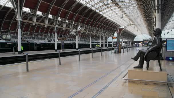 Paddington Train Station Empty Coronavirus Covid Lockdown London Public Transport — Stockvideo