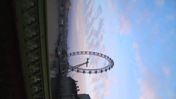 Vertical Video London Eye River Thames Iconic London Building Famous — 图库视频影像