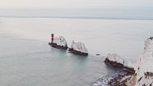 Aerial Drone Shot Isle Wight Needles Chalk Cliffs Stacks Rock — 图库视频影像