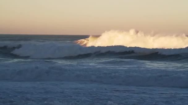 Ocean Waves Breaking Background Dramatic Orange Sunset Light Sea Crashing — Wideo stockowe